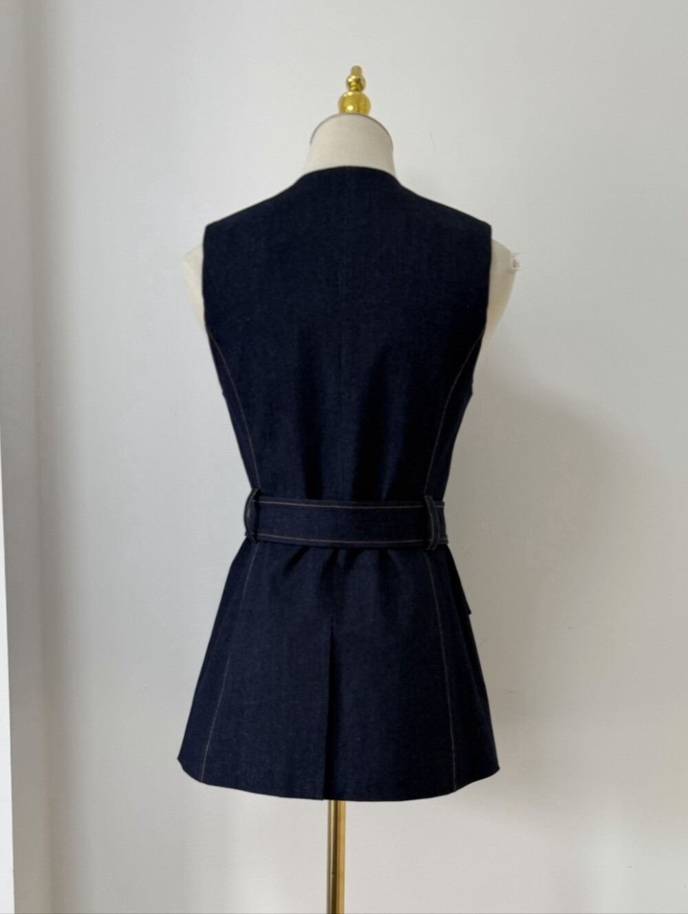 Veronica Beard Becker Stretch-Denim Belted Vest - Picture 7 of 11